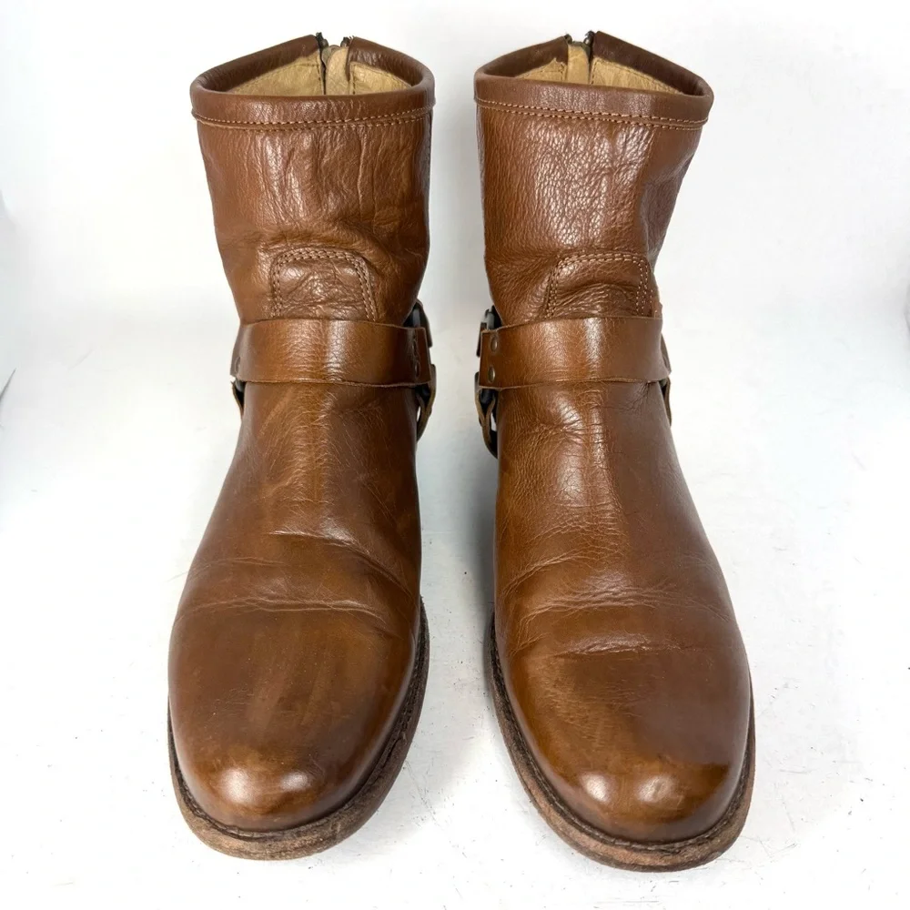 Frye see pictures